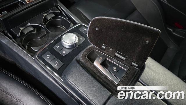 Mercedes-Benz E-Class 2014 — photo 14