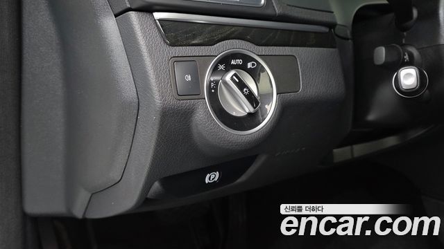 Mercedes-Benz E-Class 2014 — photo 18
