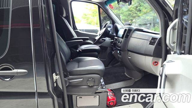 Mercedes-Benz Sprinter 2018 — photo 16