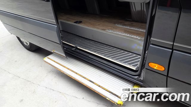 Mercedes-Benz Sprinter 2018 — photo 28