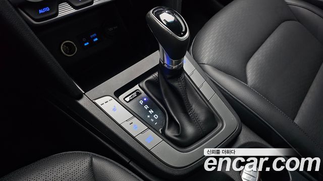 Hyundai AVANTE 2020 — photo 12