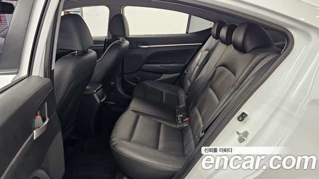 Hyundai AVANTE 2020 — photo 18