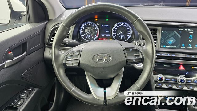 Hyundai AVANTE 2020 — photo 19