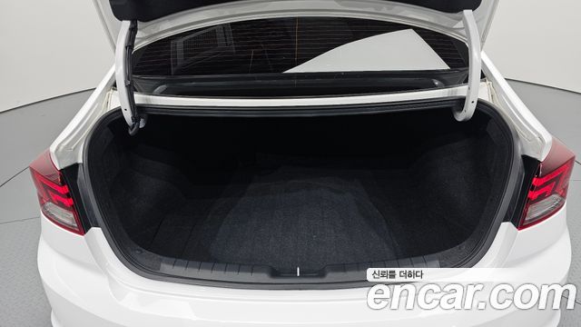 Hyundai AVANTE 2020 — photo 26