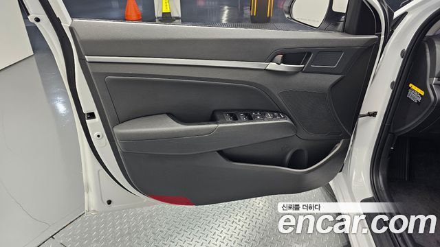 Hyundai AVANTE 2020 — photo 14