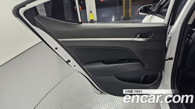 Hyundai AVANTE 2020 — photo 15