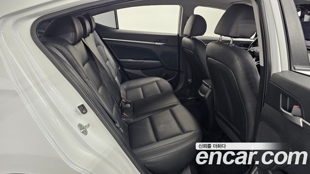 Hyundai AVANTE 2020 — photo 16