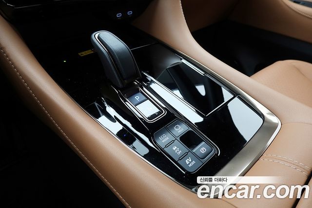 Toyota Alphard 2024 — photo 9