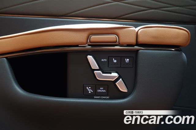 Toyota Alphard 2024 — photo 18