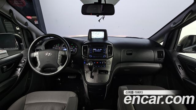 Hyundai Starex 2019 — photo 10