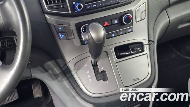 Hyundai Starex 2019 — photo 12