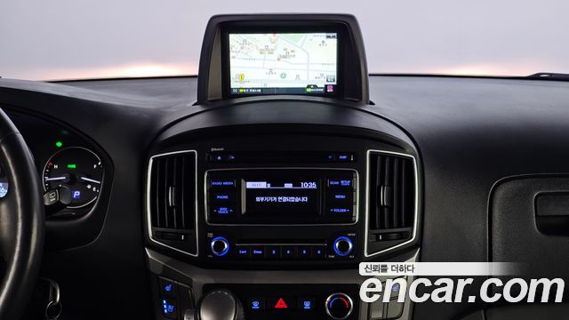 Hyundai Starex 2019 — photo 18