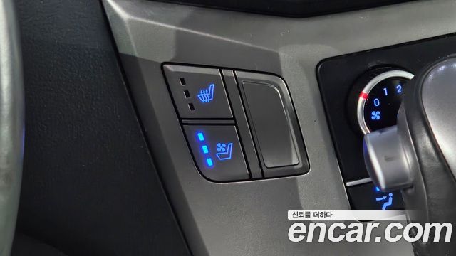 Hyundai Starex 2019 — photo 22