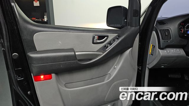 Hyundai Starex 2019 — photo 14