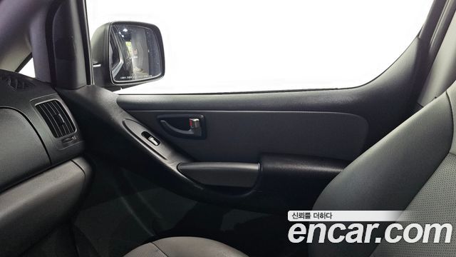 Hyundai Starex 2019 — photo 15