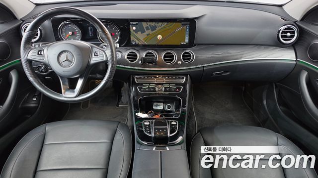 Mercedes-Benz E-Class 2017 — photo 7