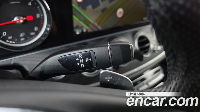 Mercedes-Benz E-Class 2017 — photo 9