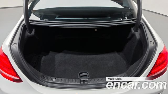 Mercedes-Benz E-Class 2017 — photo 17