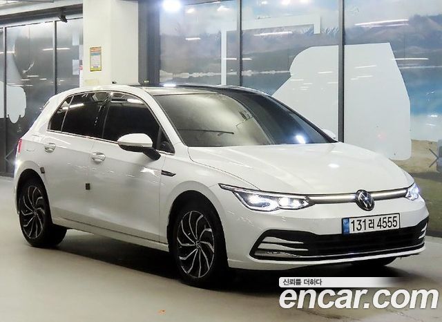 Volkswagen Golf 2023 — photo 1