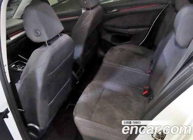 Volkswagen Golf 2023 — photo 7