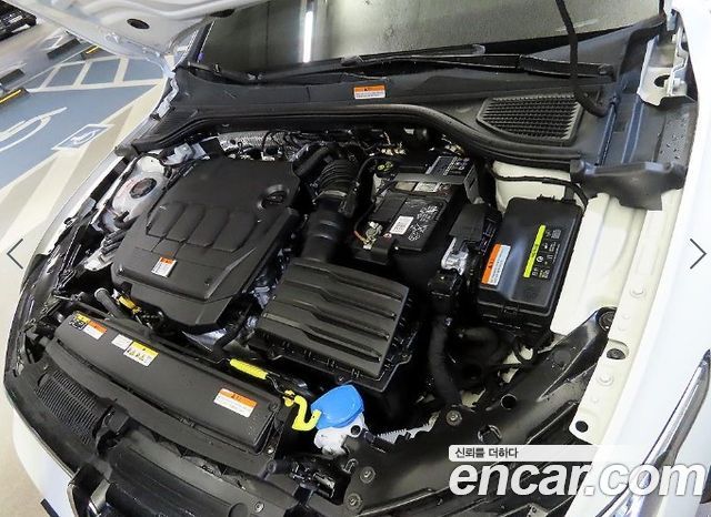 Volkswagen Golf 2023 — photo 19