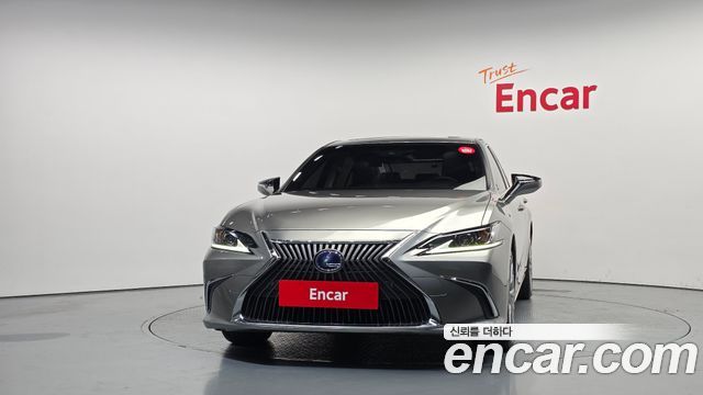 Lexus ES 2019 — photo 3