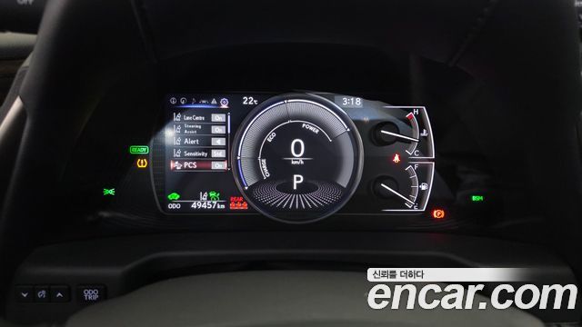 Lexus ES 2019 — photo 11