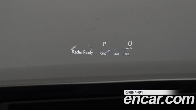 Lexus ES 2019 — photo 21