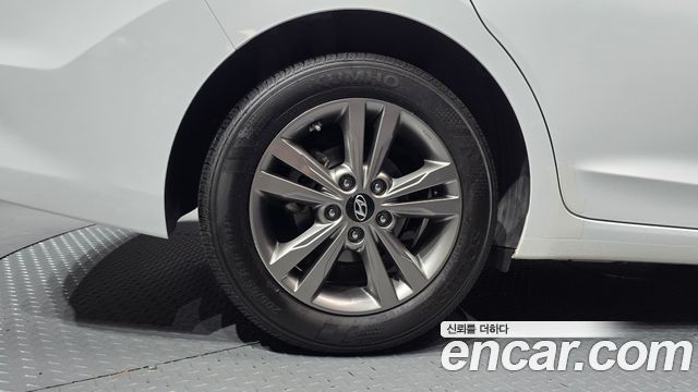 Hyundai AVANTE 2016 — photo 5