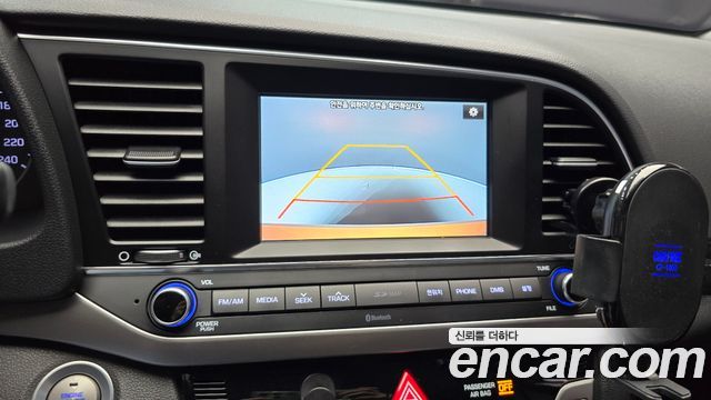 Hyundai AVANTE 2016 — photo 14