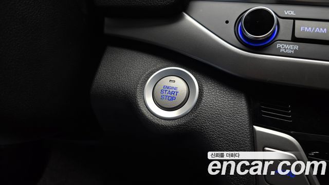 Hyundai AVANTE 2016 — photo 16