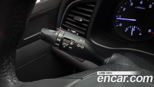 Hyundai AVANTE 2016 — photo 17