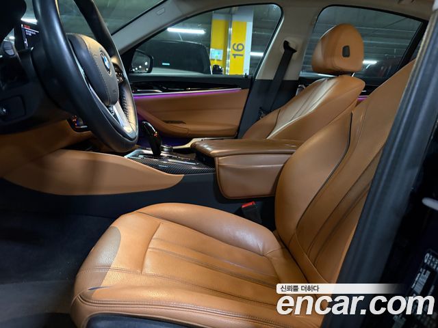 BMW 5-Series 2020 — photo 10