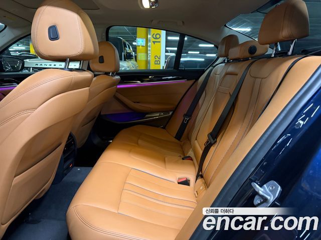 BMW 5-Series 2020 — photo 11