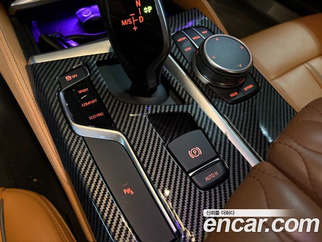 BMW 5-Series 2020 — photo 14