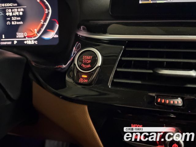 BMW 5-Series 2020 — photo 17