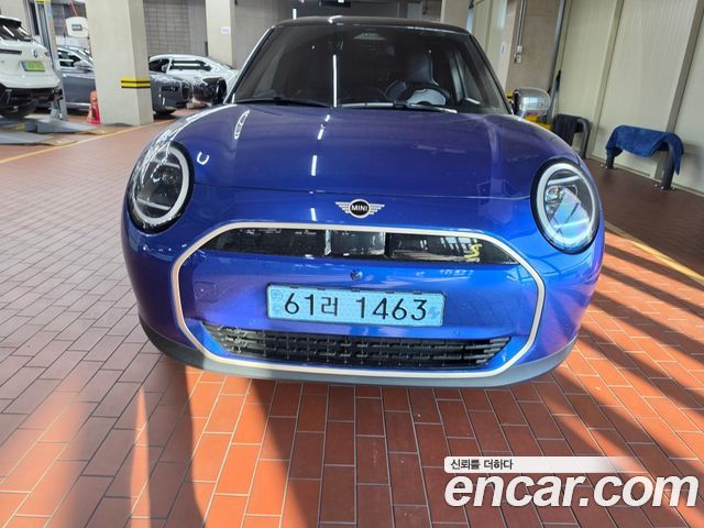 Mini Cooper 2024 — photo 3