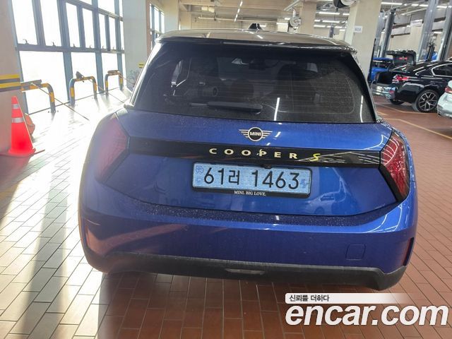 Mini Cooper 2024 — photo 4