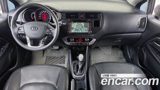 Kia pride 2012 — photo 10