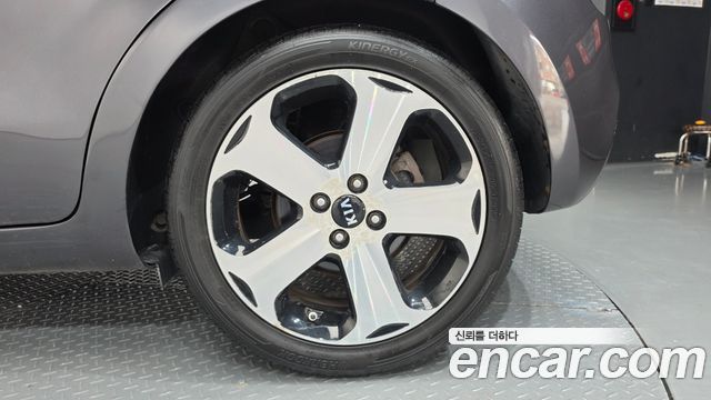 Kia pride 2012 — photo 7