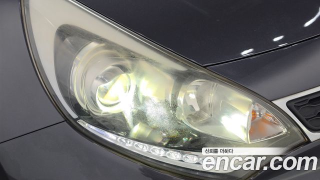 Kia pride 2012 — photo 8