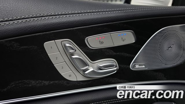 Mercedes-Benz CLS-Class 2022 — photo 28