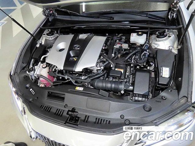 Lexus ES 2019 — photo 6