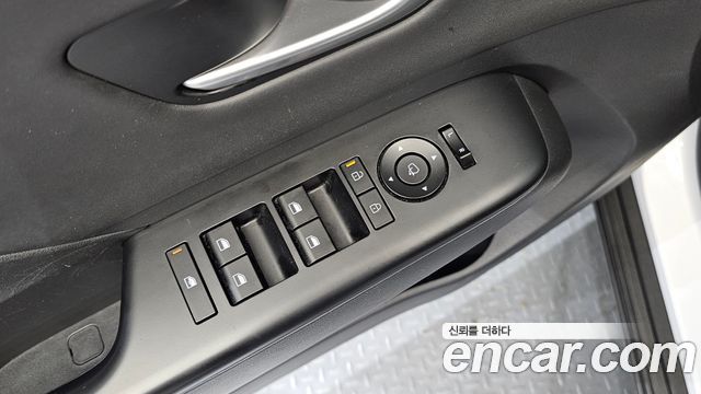 Hyundai Kona 2023 — photo 19