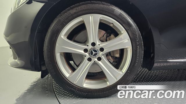 Mercedes-Benz E-Class 2018 — photo 5