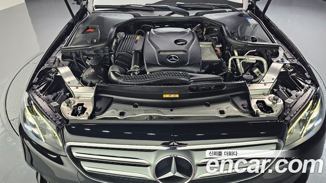 Mercedes-Benz E-Class 2018 — photo 6