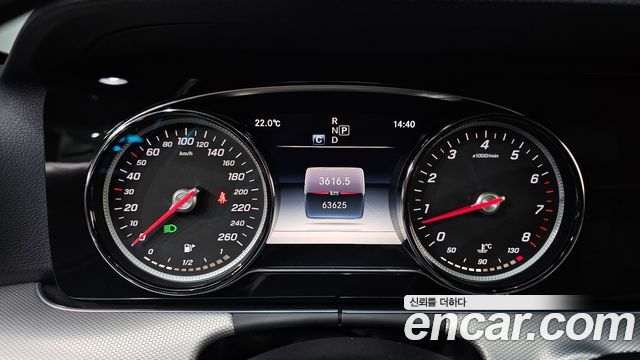 Mercedes-Benz E-Class 2018 — photo 11