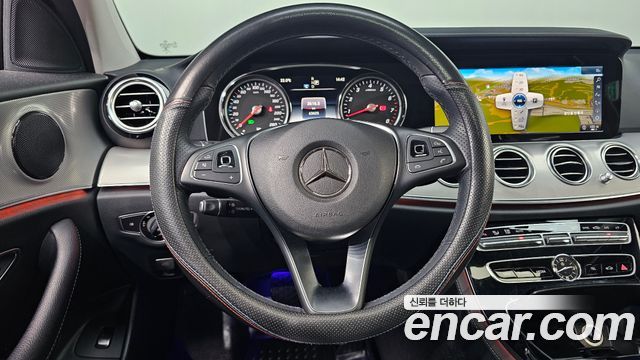 Mercedes-Benz E-Class 2018 — photo 22