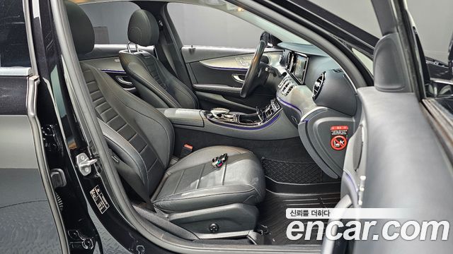 Mercedes-Benz E-Class 2018 — photo 16