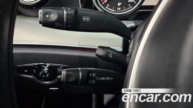 Mercedes-Benz E-Class 2018 — photo 29